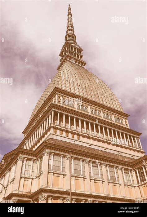 ¡La Mole Antonelliana: Un Gigante De Hierro Que Mira Al Cielo Turín!